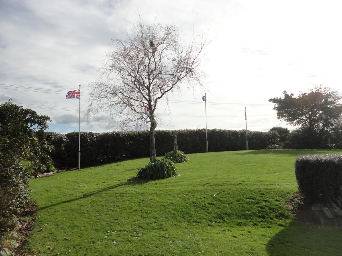 Amble In Motel Stratford Bagian luar foto